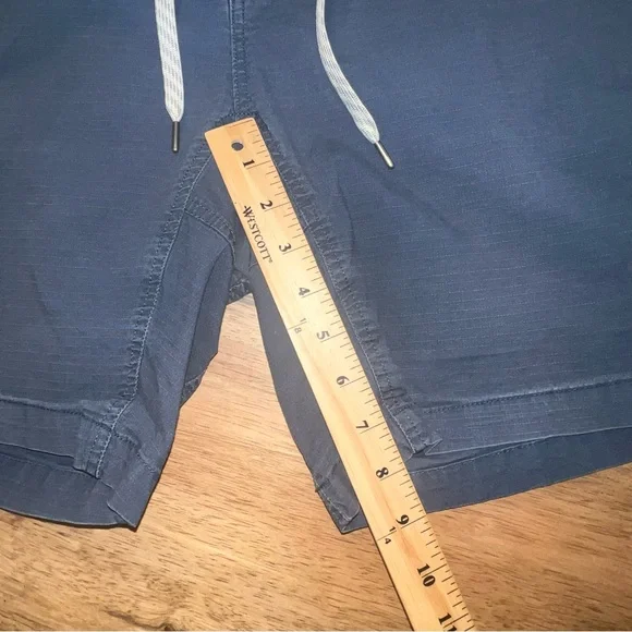 Vuori Ripstop Shorts Mens XL washed navy blue Zip Pocket distressed fade - Picture 6 of 10